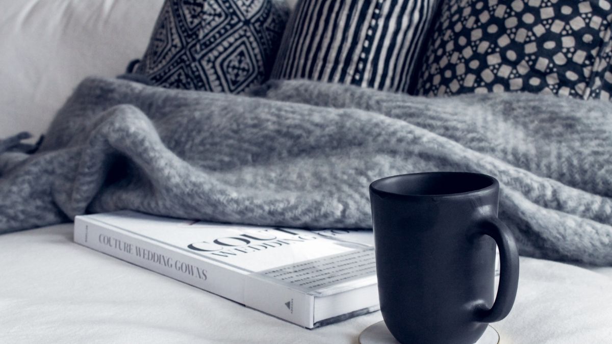 5 Best comfy blankets to cozy up with this winter